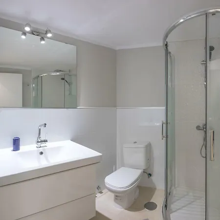 Ampio Luminoso 3 3 Bagni Giardino Quiete Wi-fi