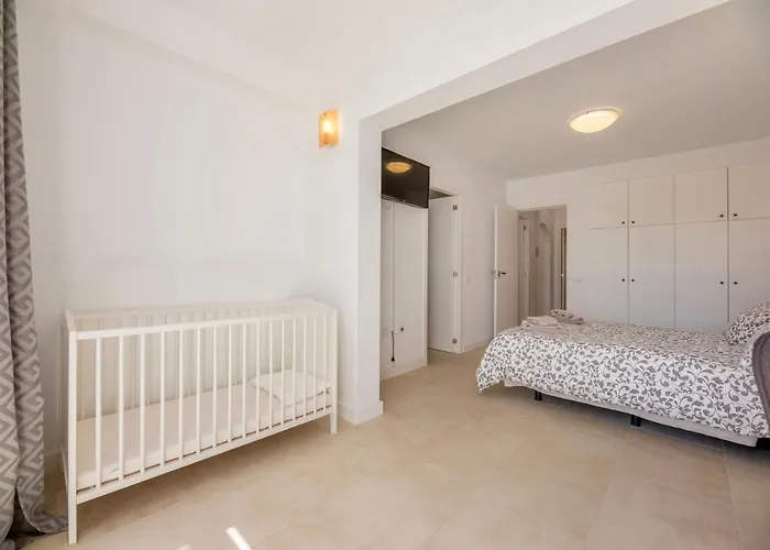 Ampio Luminoso 3 3 Bagni Giardino Quiete Wi-fi