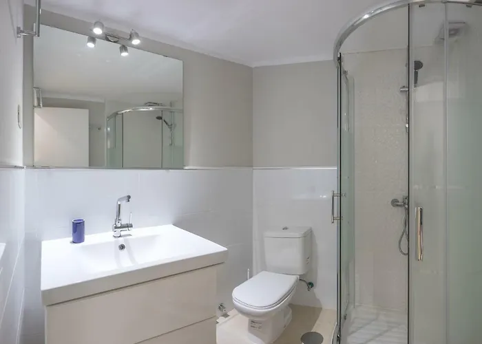 Ampio Luminoso 3 3 Bagni Giardino Quiete Wi-fi